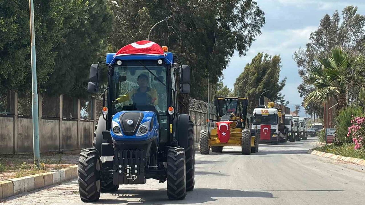 Tarsus Belediyesi hizmet filosunu genişletti: 3 çöp kamyonu, ekskavatör ve diğer araçlar