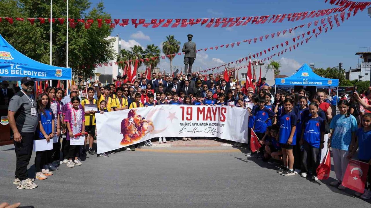 Tarsus'ta 19 Mayıs coşkusu: Genç sporcular ödüllendirildi