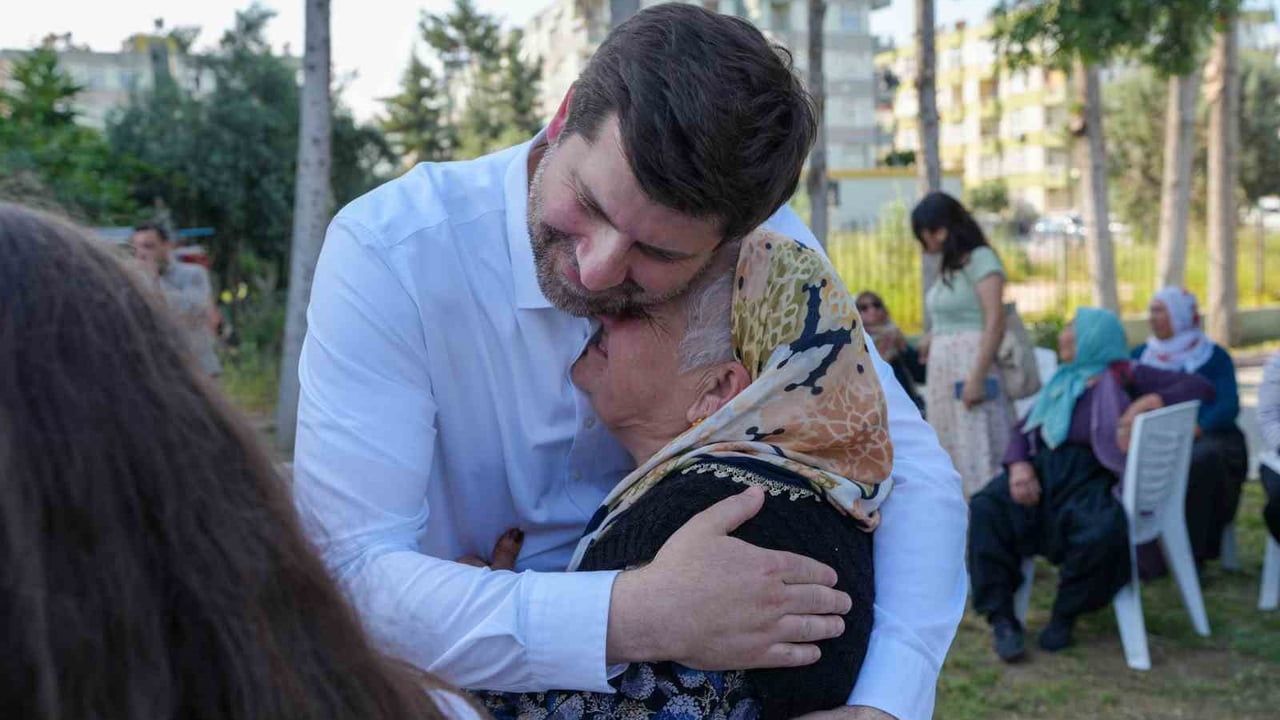 Tarsus’ta Anneler Günü etkinliği: Anneler ve çocuklar sahnede buluştu