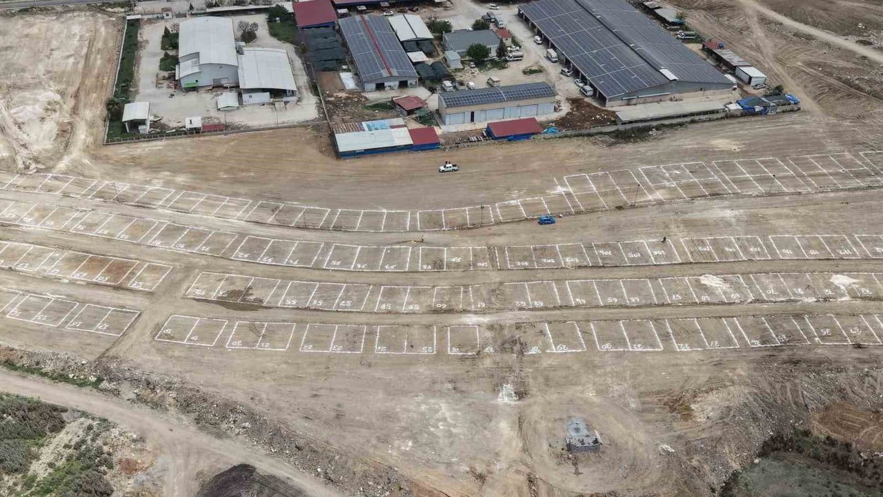 Tarsus’ta Kurbanlık Satışları İçin 30 Dönümlük Alanda Hazırlıklar Başladı