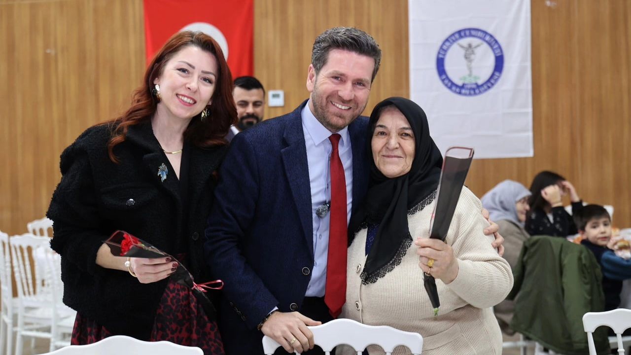 Tavas Belediye Başkanı Kadir Tatık'tan Anneler Günü mesajı: Anneler toplumun temel taşı