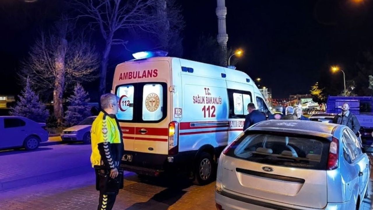 Tavşanlı'da motosikletin yayaya çarpması sonucu 2 kişi yaralandı