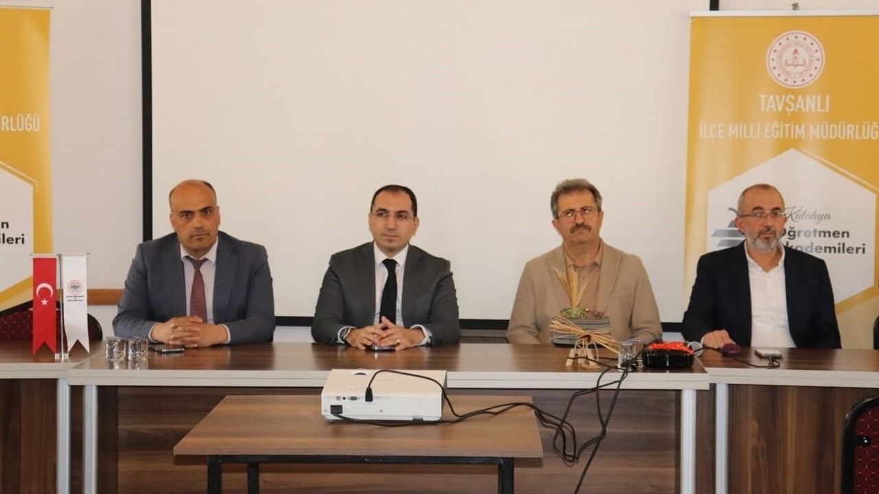 Tavşanlı'da 'Okul Güvenliği ve İlçe Özelinde Riskleri Azaltma' Çalıştayı Düzenlendi