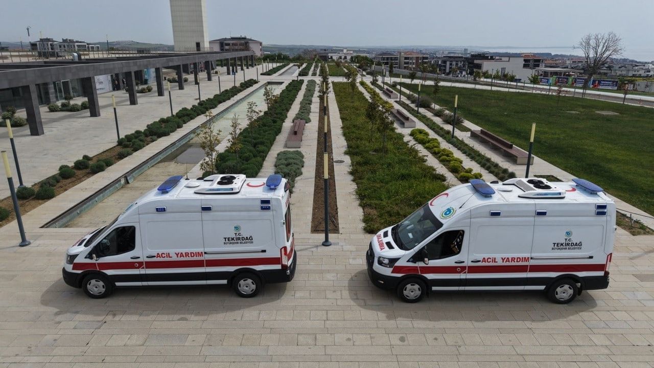 Tekirdağ Büyükşehir’den 7/24 acil sağlık desteği: İki kırmızı şeritli müdahale ambulansı hizmete girdi