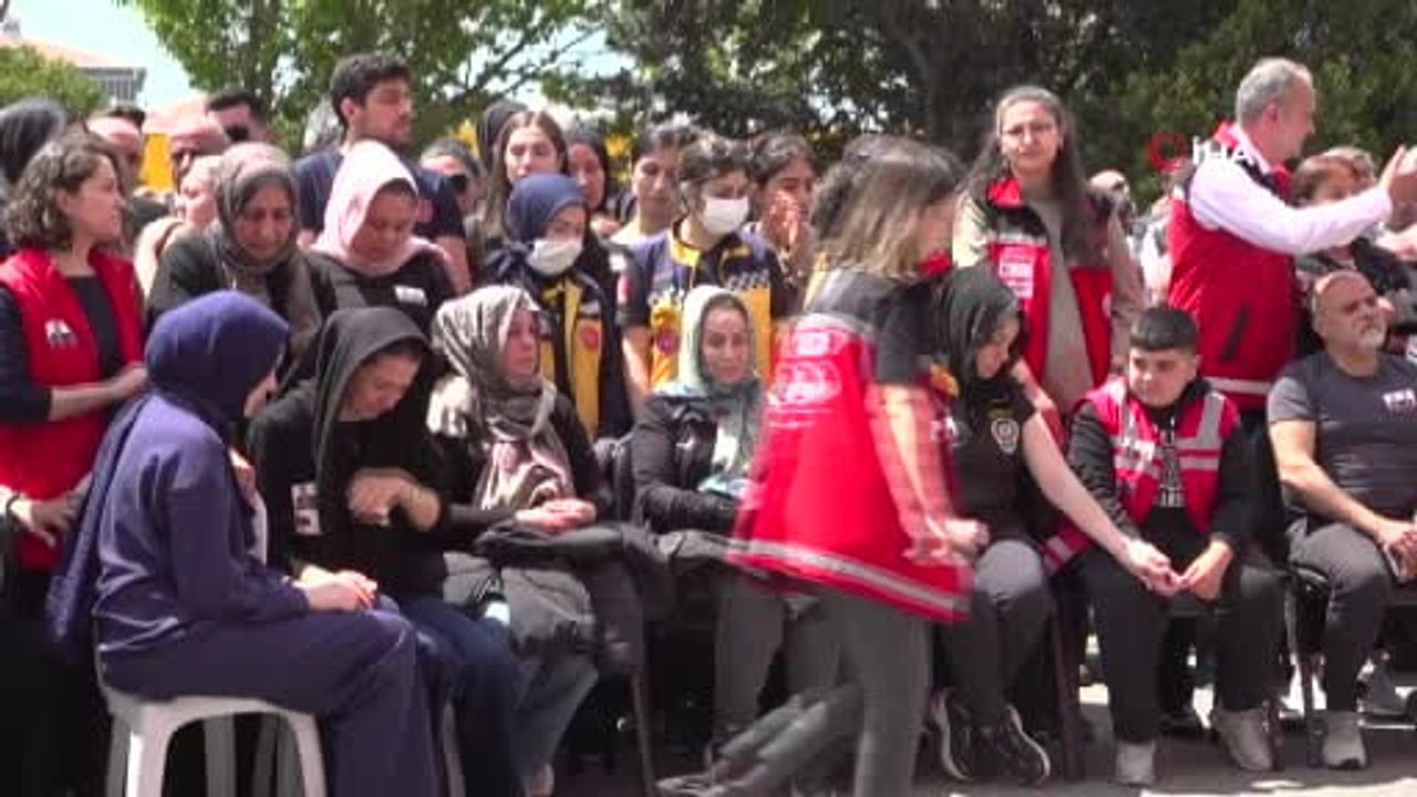 Tekirdağ Çorlu'da şehit polisler Erkan Tütüncüler ve Emrah Koç için resmi tören düzenlendi