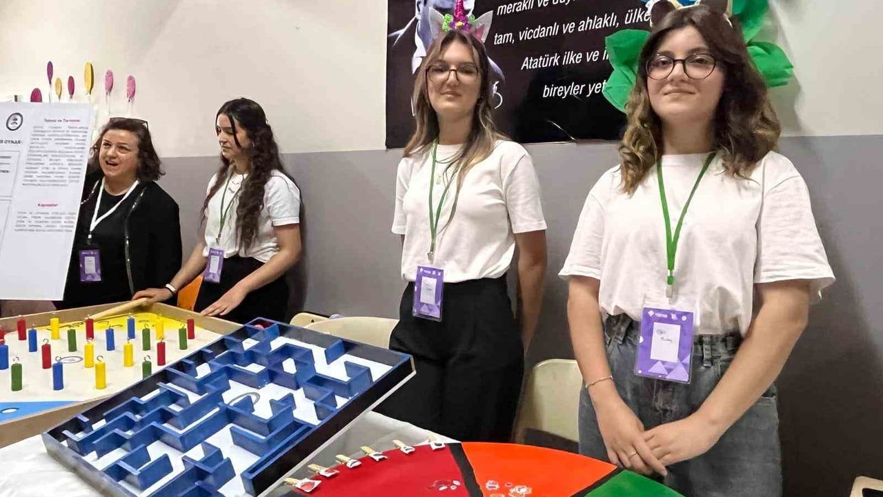 Tekirdağ'da Bilim Fuarı: Öğrenciler 20 Projeyle Bilim ve Teknolojiye İlgi Gösterdi
