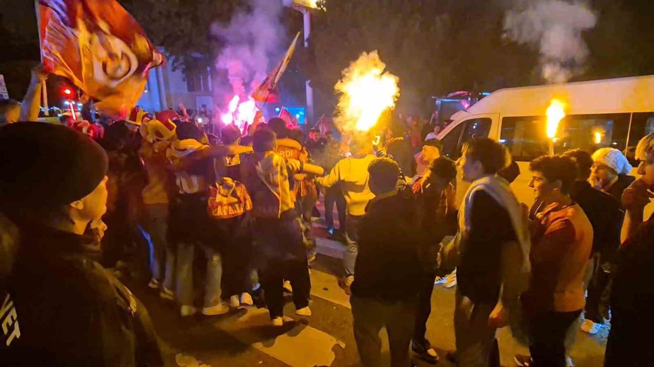 Tekirdağ'da Galatasaray şampiyonluğu Süleymanpaşa'da coşkuyla kutlandı