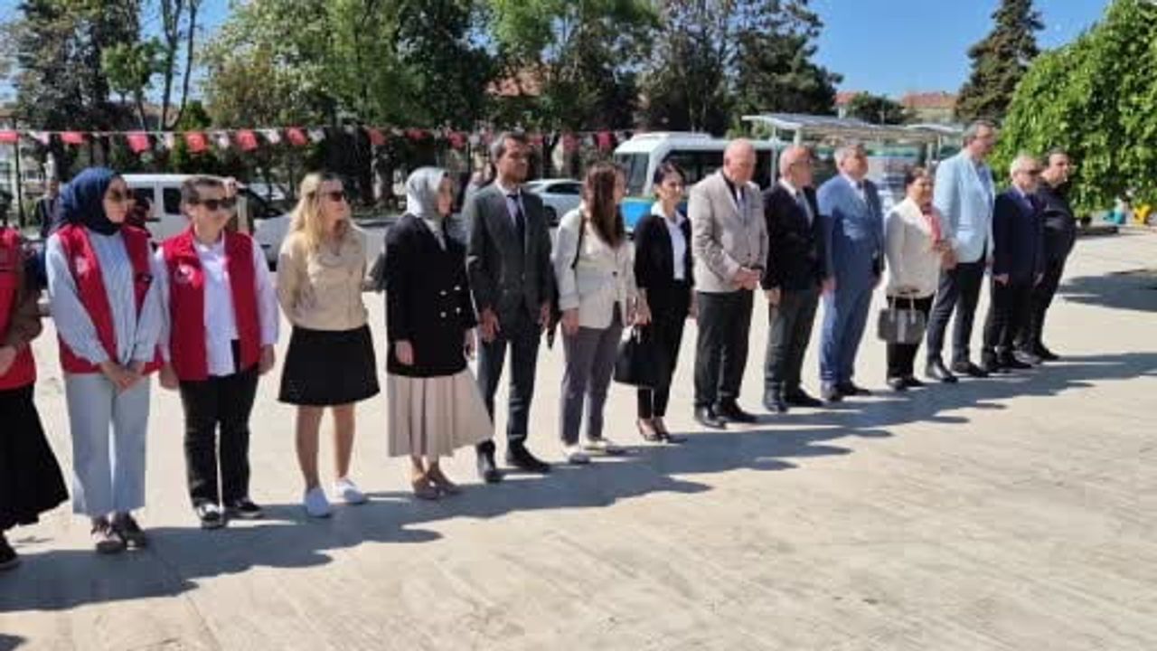 Tekirdağ'da Gençlik Haftası törenle başladı; vatandaşlar İstiklal Marşı'na eşlik etti
