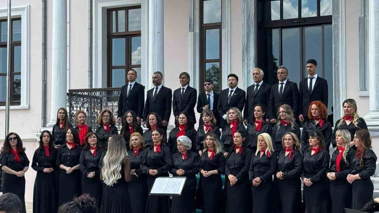 Tekirdağ Maarif Korosu'ndan 19 Mayıs'a Özel 'Eğilmez Başın Gibi (Efem)' Klibi