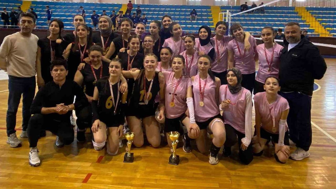 Tevfik İleri Anadolu Lisesi, Erzurum’da Okullar Arası Gençler B Kızlar Voleybol Şampiyonu