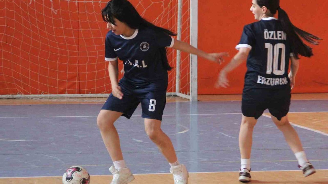 Tevfik İleri Anadolu Lisesi'nde okul çıkışı sporuyla yaklaşık 220 öğrenci kötü alışkanlıklardan uzaklaşıyor