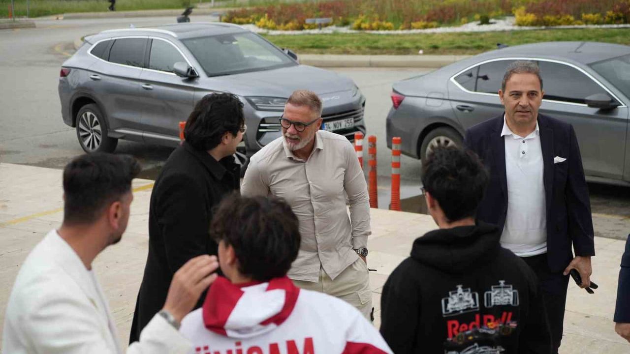 Thorsten Fink: "Galatasaray maçı şimdiye kadar aldığımız en önemli galibiyetti"