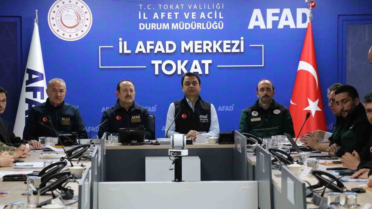 Tokat'ta olası sel riski nedeniyle 15 bin kişi güvenli bölgelere tahliye edildi