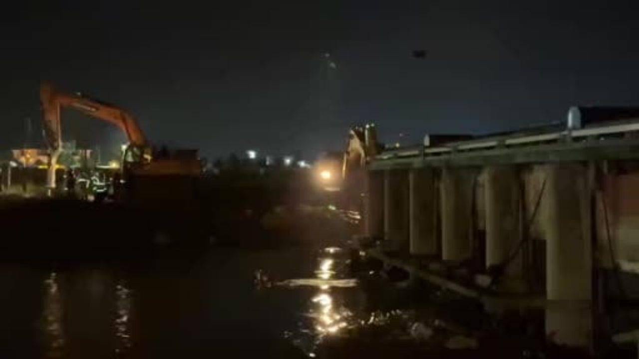 Tokat'ta Yeşilırmak'ta taşkın riskine karşı su bendi kontrollü şekilde yıkıldı