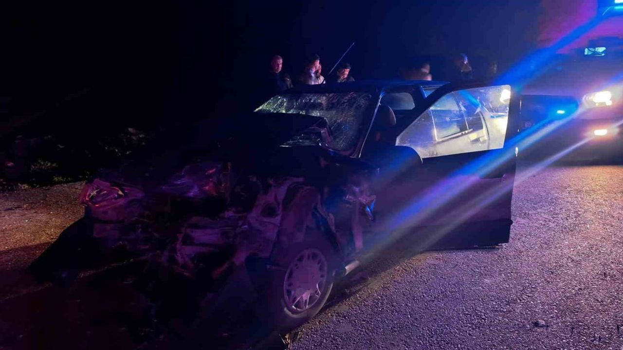 Tokat’ta Zile-Alaca yolunda iki otomobil çarpıştı: 5 kişi yaralandı