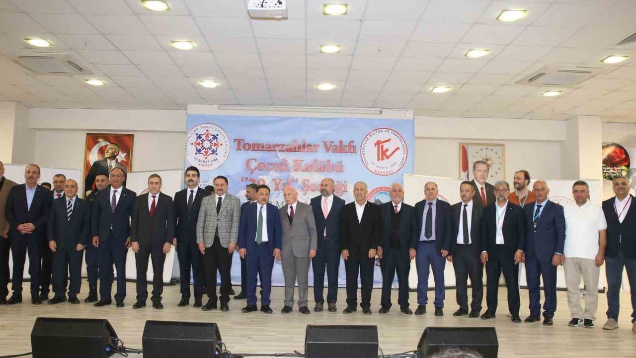 Tomarza’da 20. yıl coşkusu: Çocuk etkinliği Tomarza Kadın ve Gençlik Merkezi’nde kutlandı