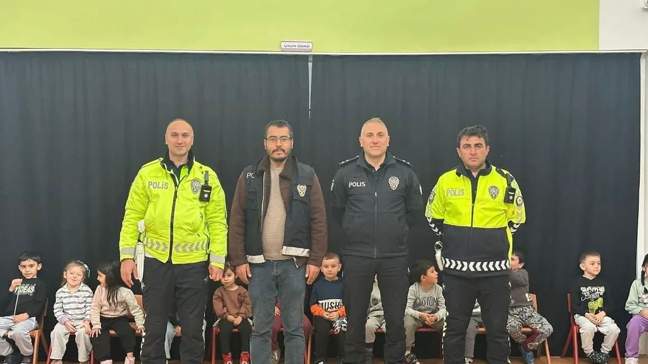 Tomarza'da anaokulu öğrencilerine Trafik Haftası kapsamında trafik eğitimi verildi