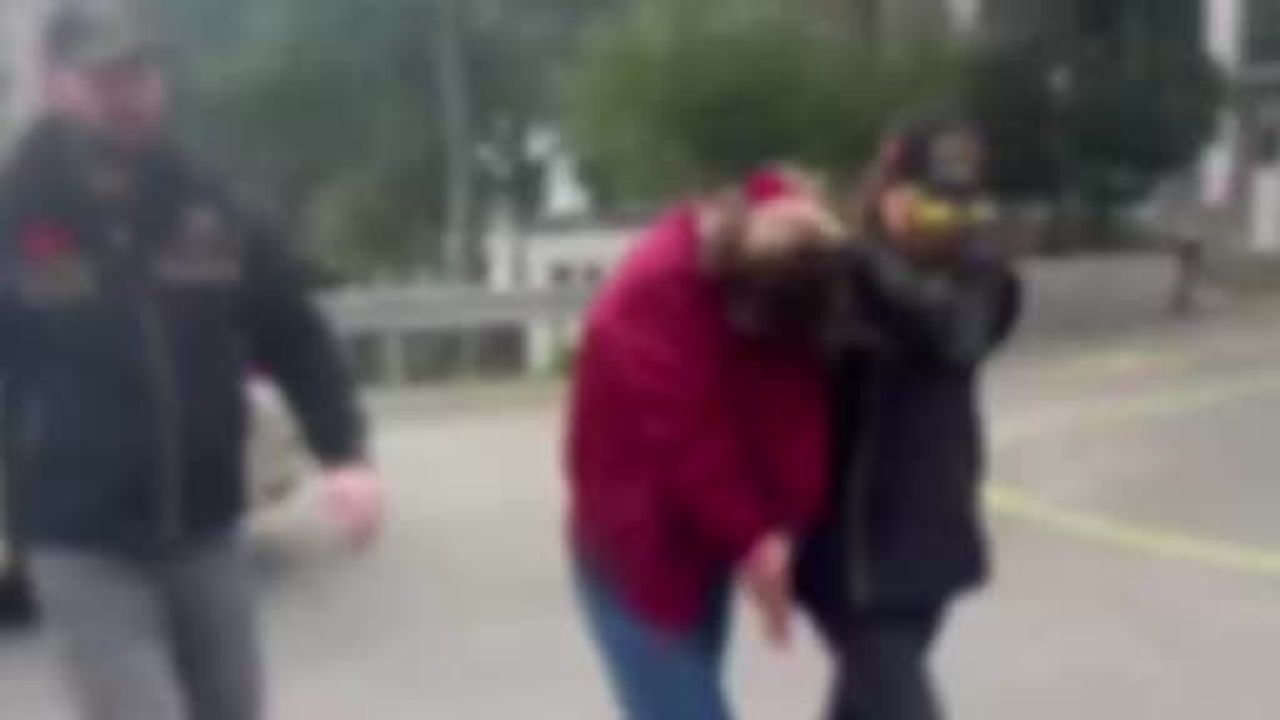 Toplu taşımada 'Savcıyım' diyerek tehdit eden Y.S. adli kontrolle tahliye edildi
