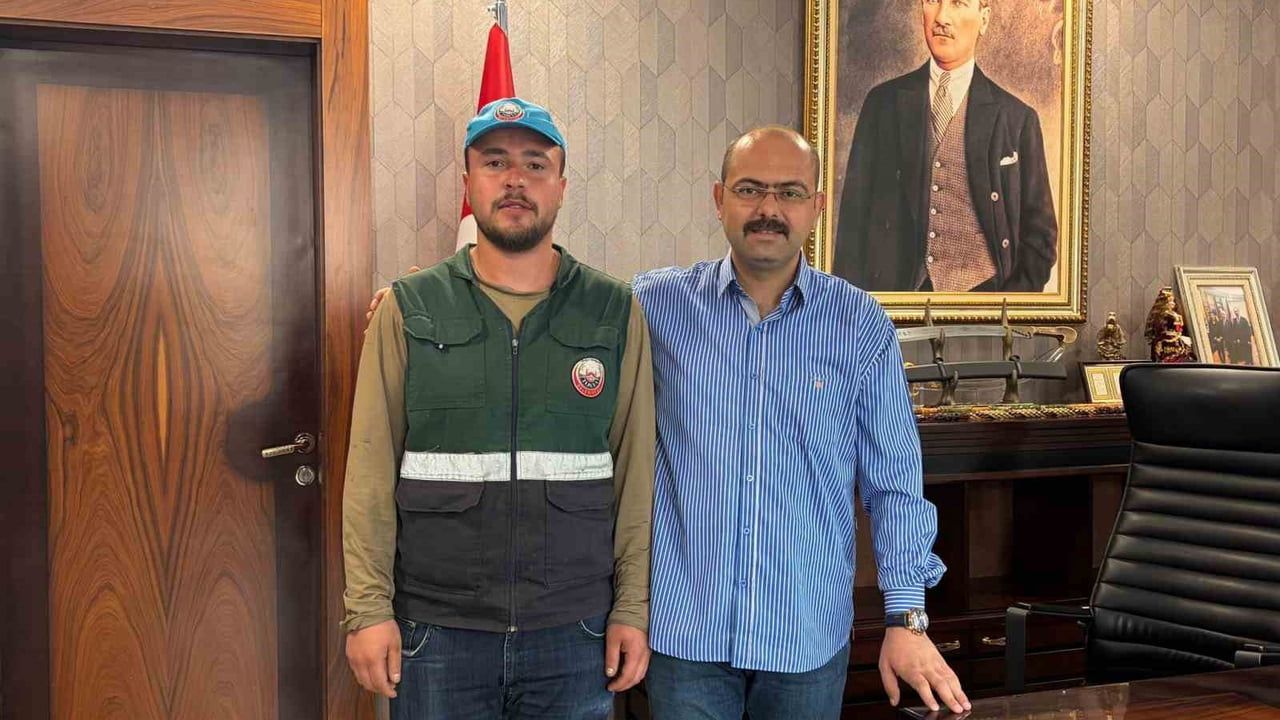 Tosya Belediyesi Personeli Bulduğu Altını Sahibine Ulaştırdı