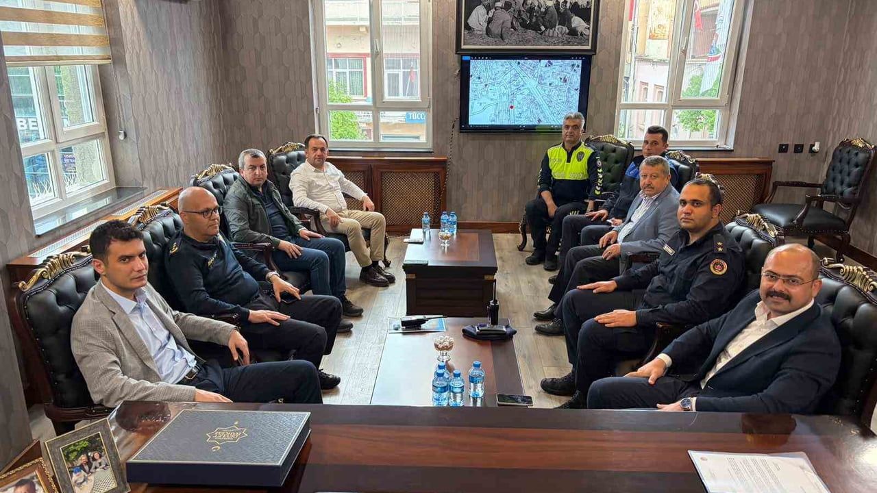 Tosya'da şehir içi trafik düzenlemesi için kurumlar bir araya geldi