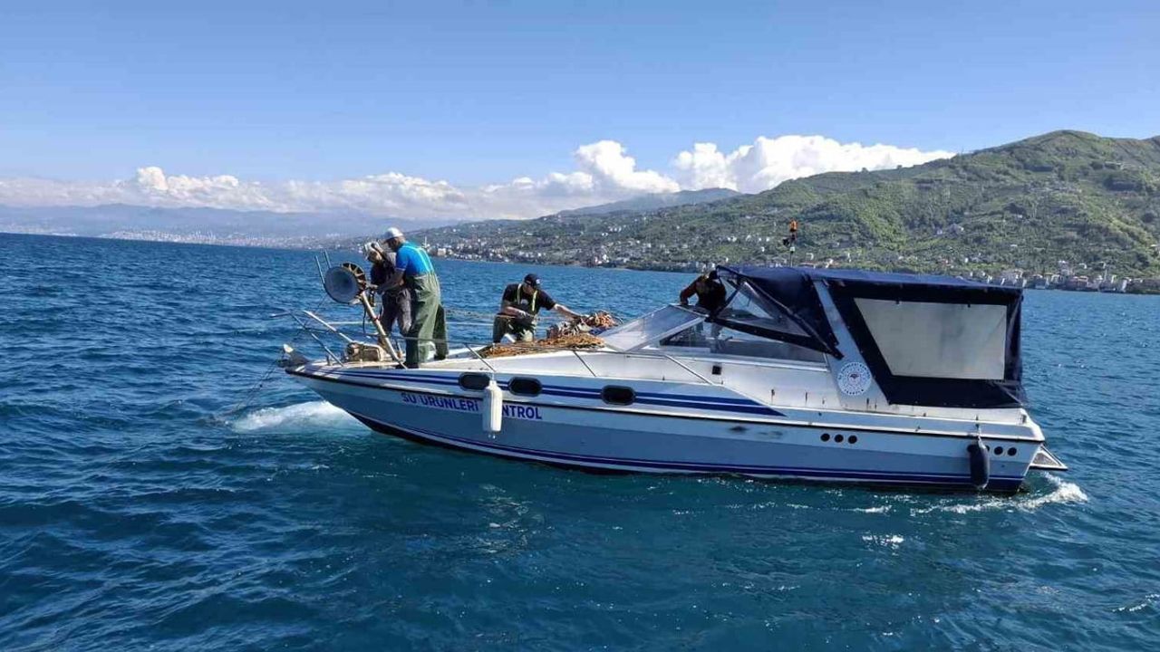 Trabzon'da kalkan av yasağı denetiminde yaklaşık 3 bin metre ağa el konuldu