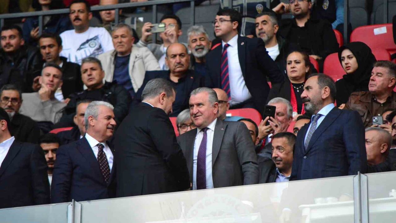 Trendyol 1. Lig Play-Off Final: Esenler Erokspor 0-1 Çorum FK (İlk Yarı)