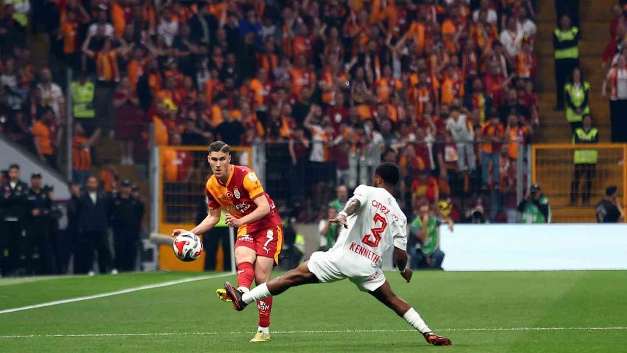 Trendyol Süper Lig 33. Hafta: Galatasaray 0-0 Antalyaspor (15. dakika)