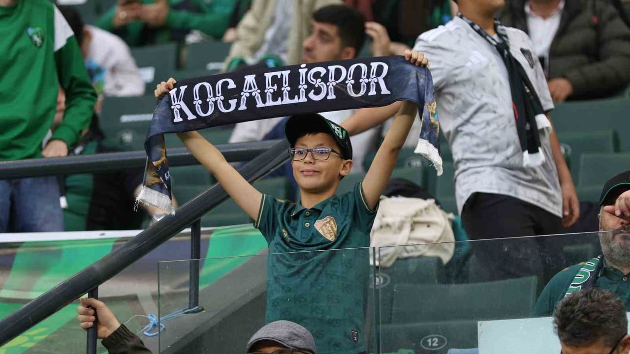 Trendyol Süper Lig 33. Hafta: Kocaelispor 0-0 Fatih Karagümrük — 15. Dakika