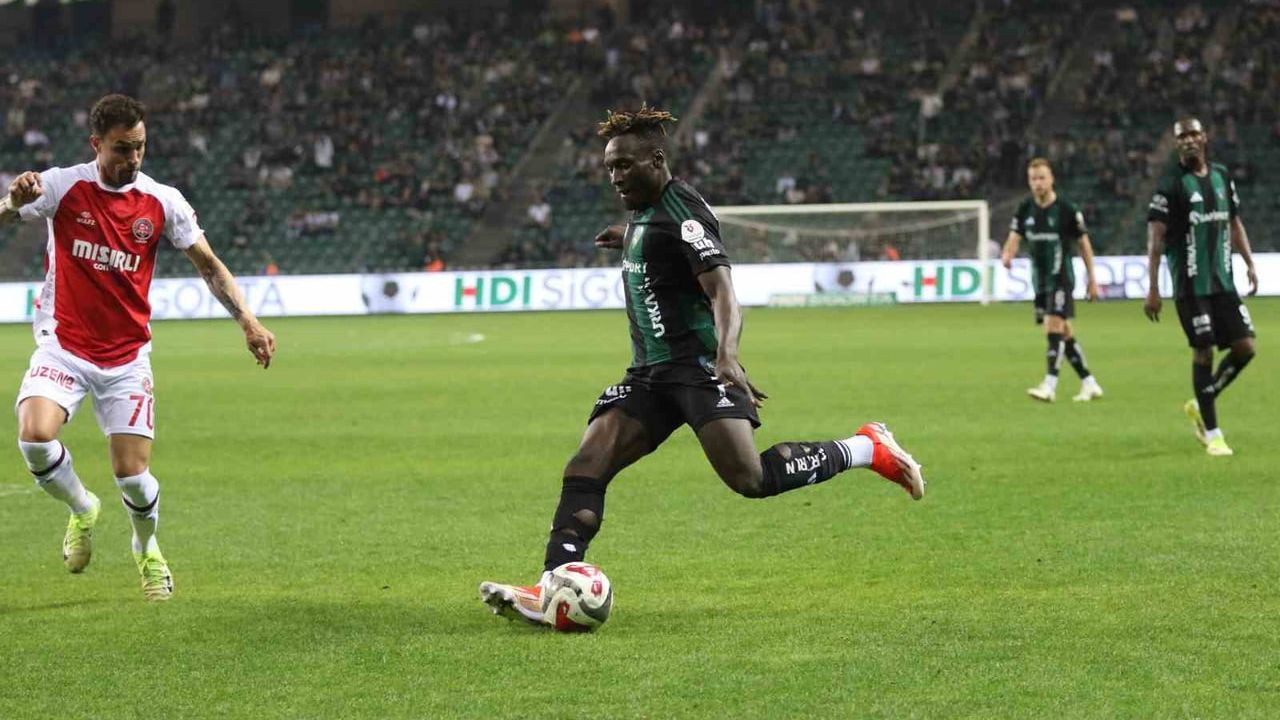 Trendyol Süper Lig 33. hafta: Kocaelispor 0-0 Fatih Karagümrük — İlk yarı