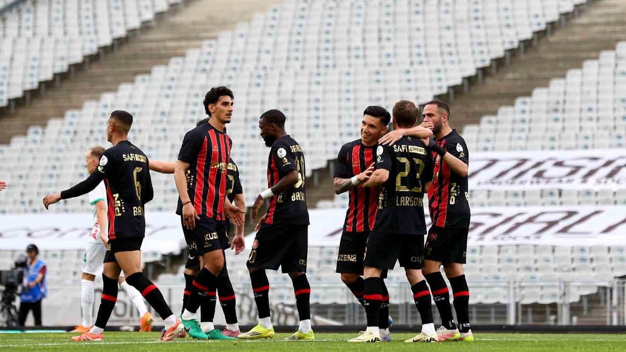 Trendyol Süper Lig: Fatih Karagümrük 2-1 Corendon Alanyaspor — Larsson golleriyle galip