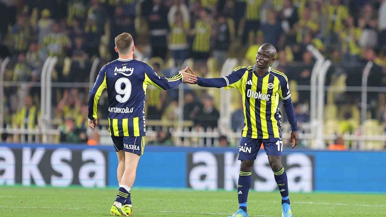 Trendyol Süper Lig: Fenerbahçe 3-3 Eyüpspor — Son haftada berabere, Eyüpspor ligde kaldı
