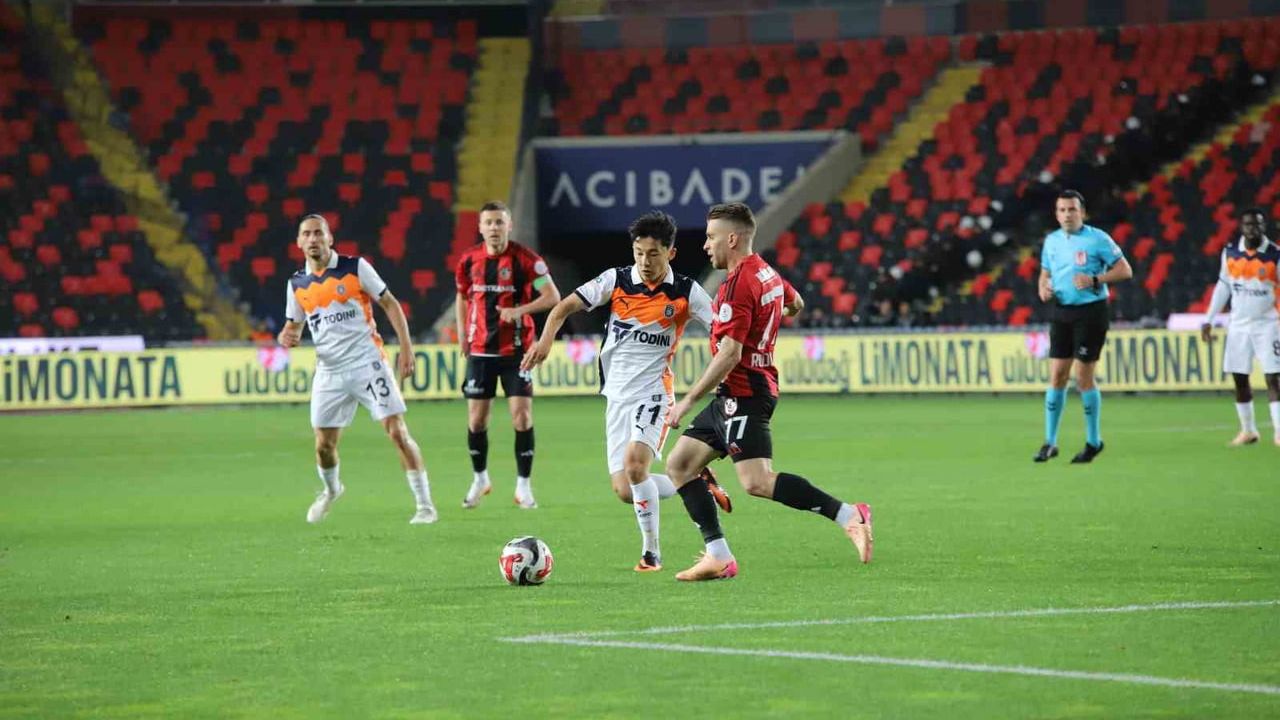 Trendyol Süper Lig: Gaziantep FK 0-1 RAMS Başakşehir (15')