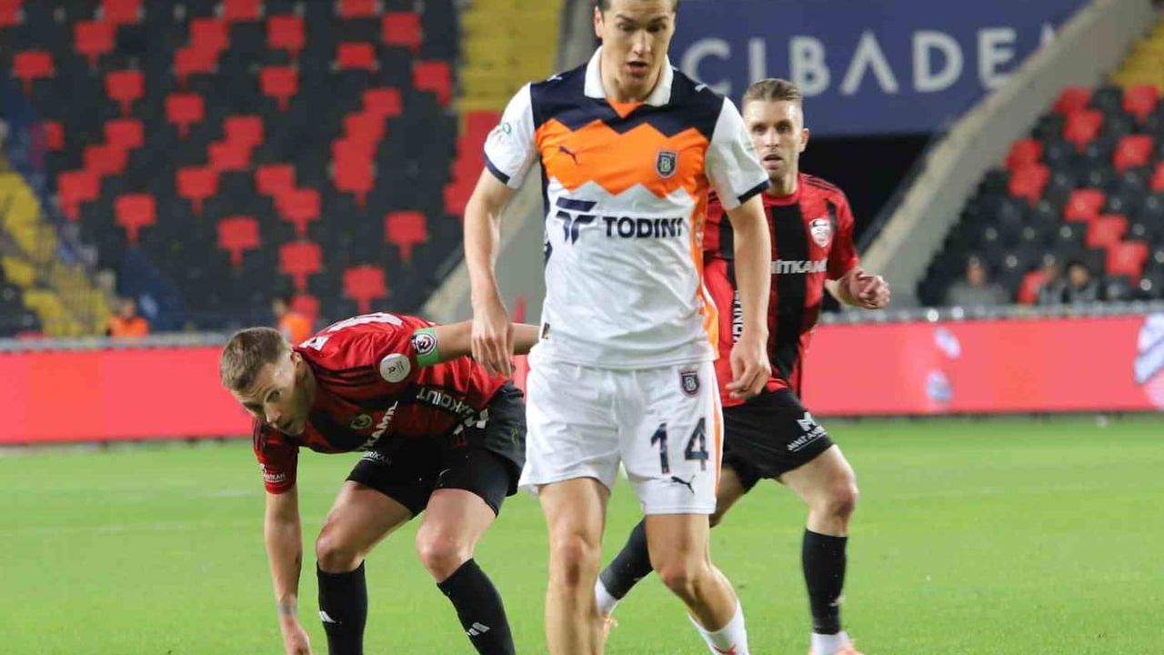 Trendyol Süper Lig: Gaziantep FK 0-2 Başakşehir — İlk Yarı Özeti