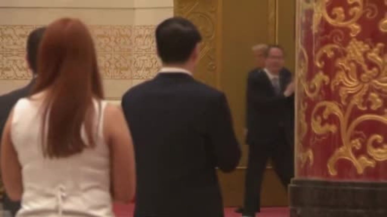 Trump ve Xi Pekin'de resmi devlet yemeğinde bir araya geldi