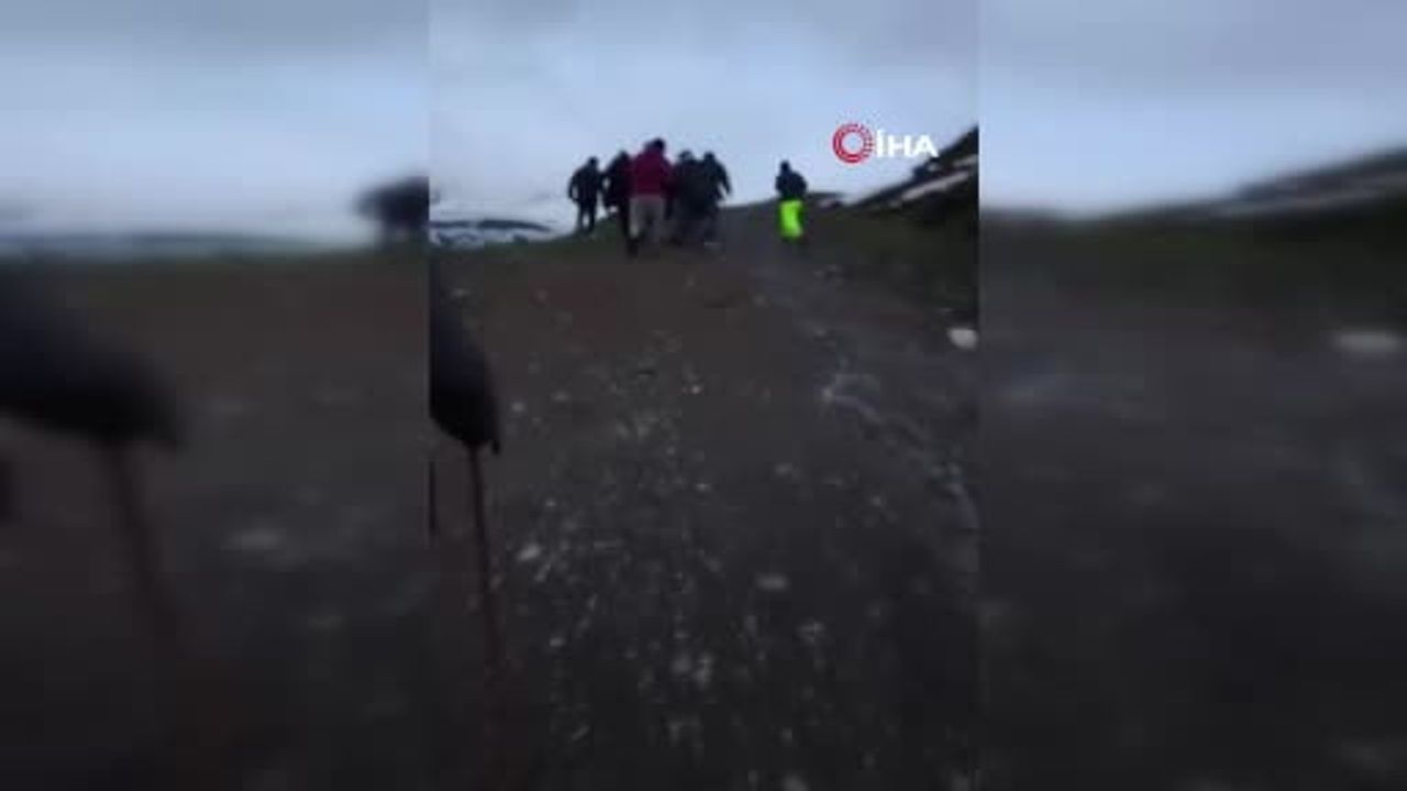 Tunceli’de mantar toplarken ayağını burkan R. B., ekiplerin 11 saatlik çalışmasıyla kurtarıldı