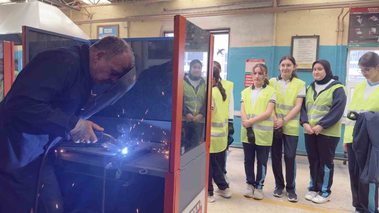 Turgutlu'da 'Atölyede Bir Gün' ile Ahilik kültürü meslek liselerinde yaşatılıyor