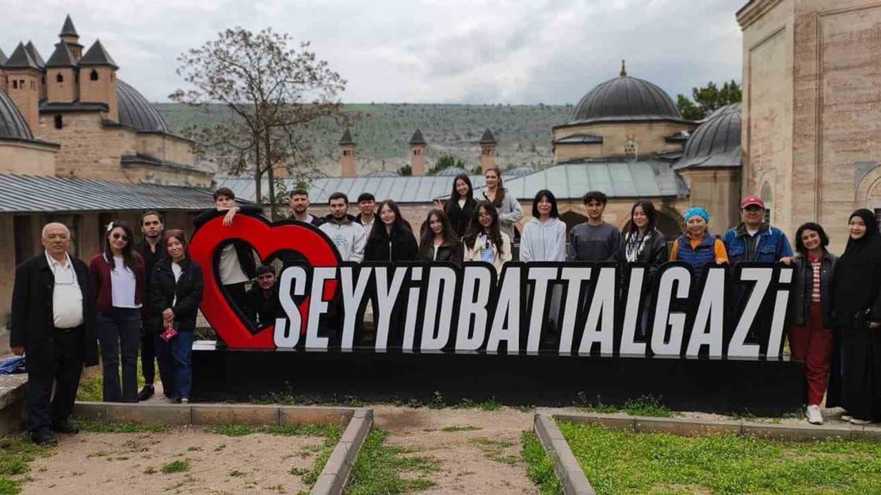 Türk dünyası gençliği Eskişehir’in tarih ve kültür mirasını keşfetti