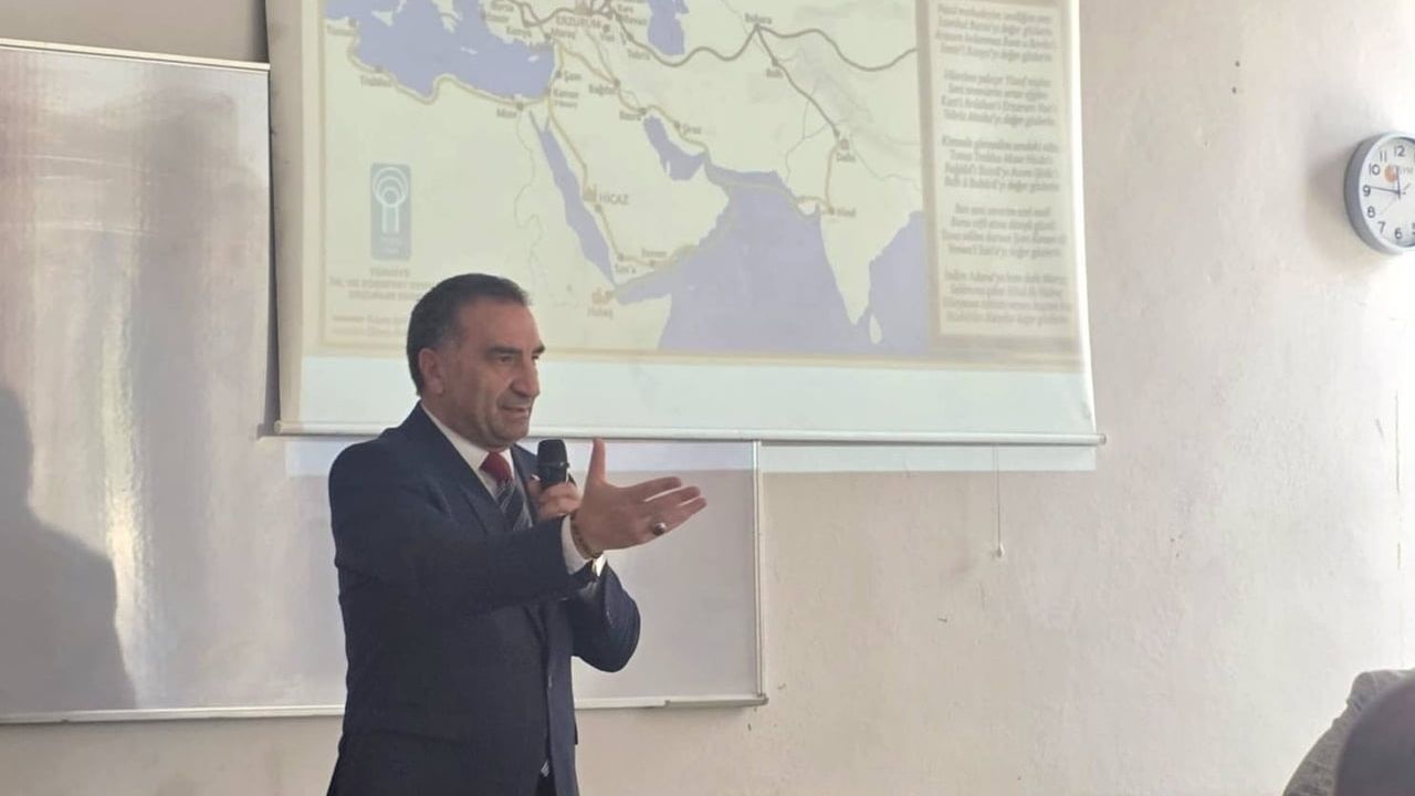 Türkülerimiz milli kimlik, kültür ve inanç metinleri olarak Erzurum'da tartışıldı