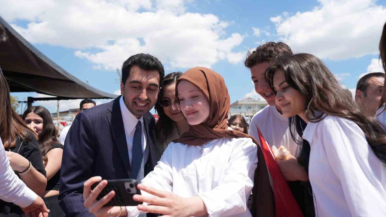 Tuzla'da 19 Mayıs: Spor ve Sanat Etkinlikleri İlçeyi Coşkuyla Sardı