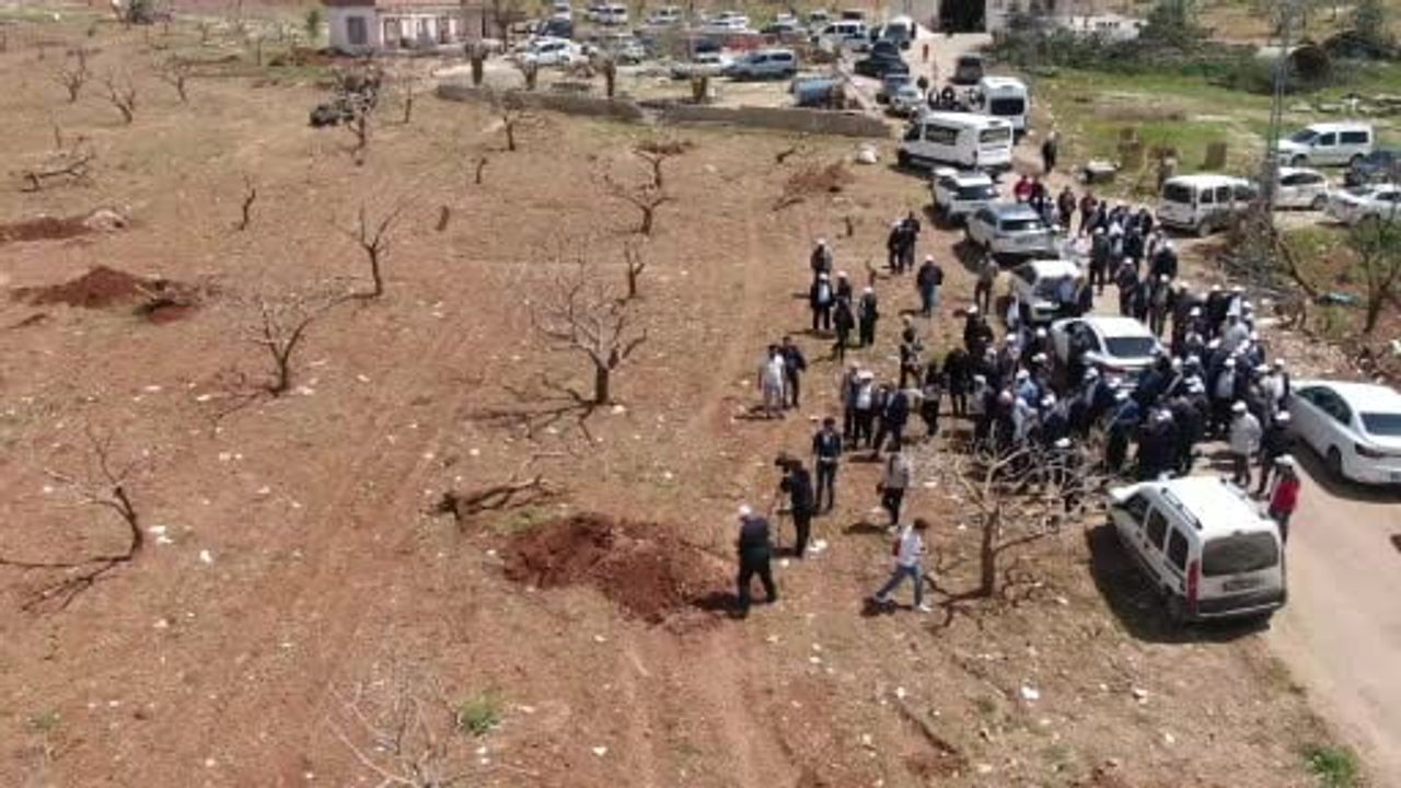 TZOB Başkanı Şemsi Bayraktar, Gaziantep'te dolu ve fırtına zararını yerinde inceledi
