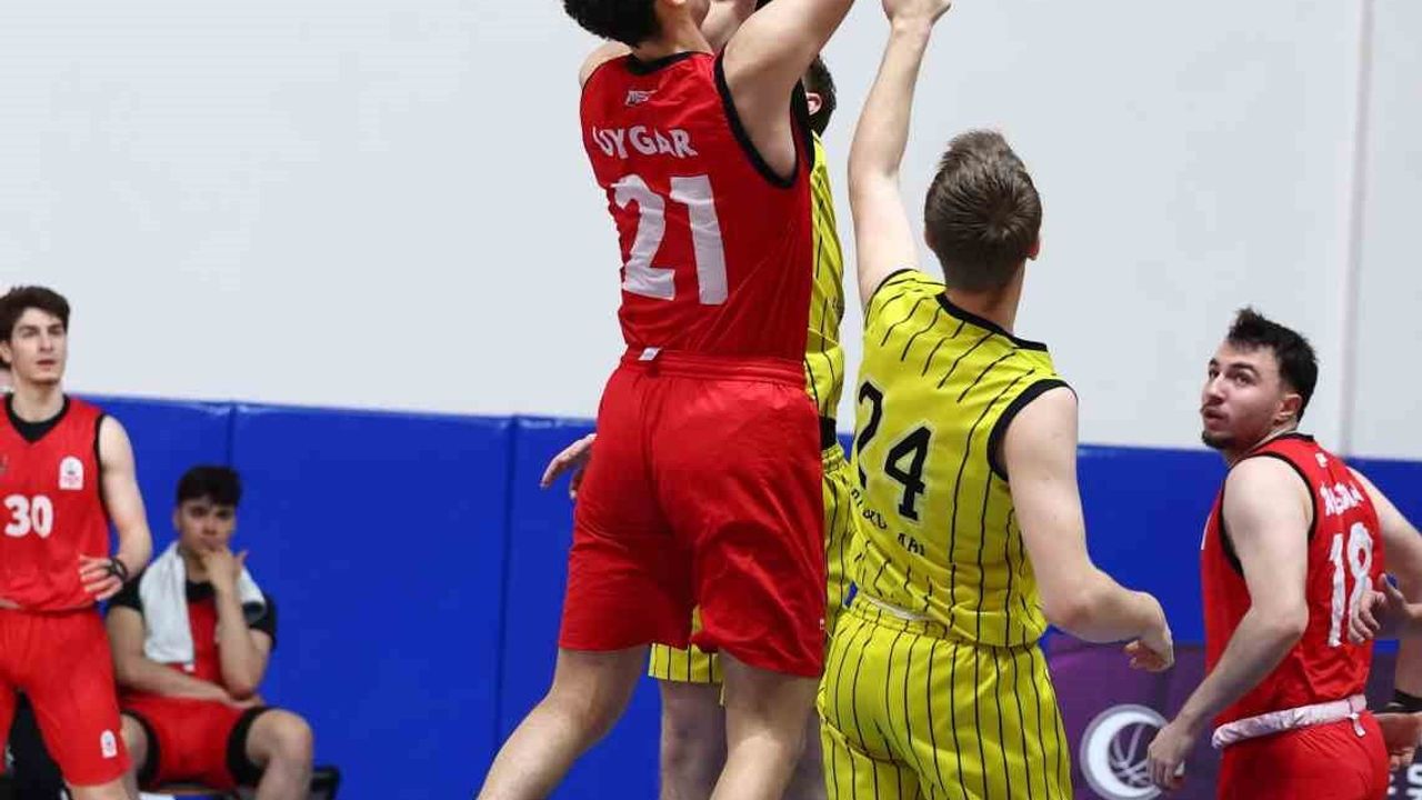 U18 Erkekler Türkiye Basketbol Şampiyonası: Fenerbahçe, Galatasaray, Petkim Spor ve A. Efes yarı finalde