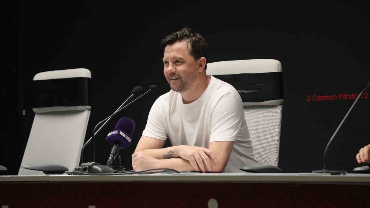 Uğur Uçar: "Hoca olarak ilk kupam, inşallah devamı gelir" — Çorum FK Trendyol Süper Lig'e yükseldi