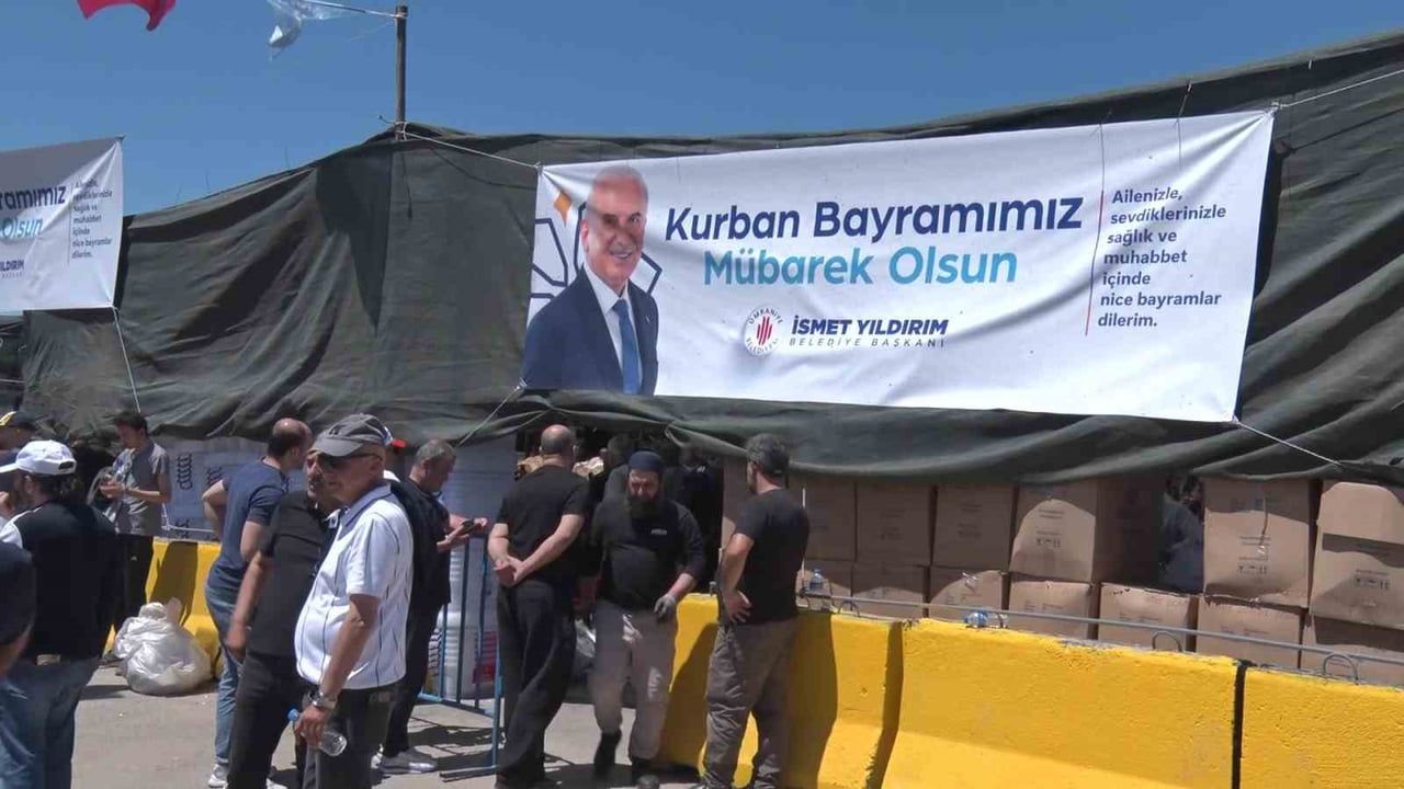 Ümraniye'de Kurban Bayramı'nın İlk Günü: Hijyenik ve Düzenli Kurban Kesimi