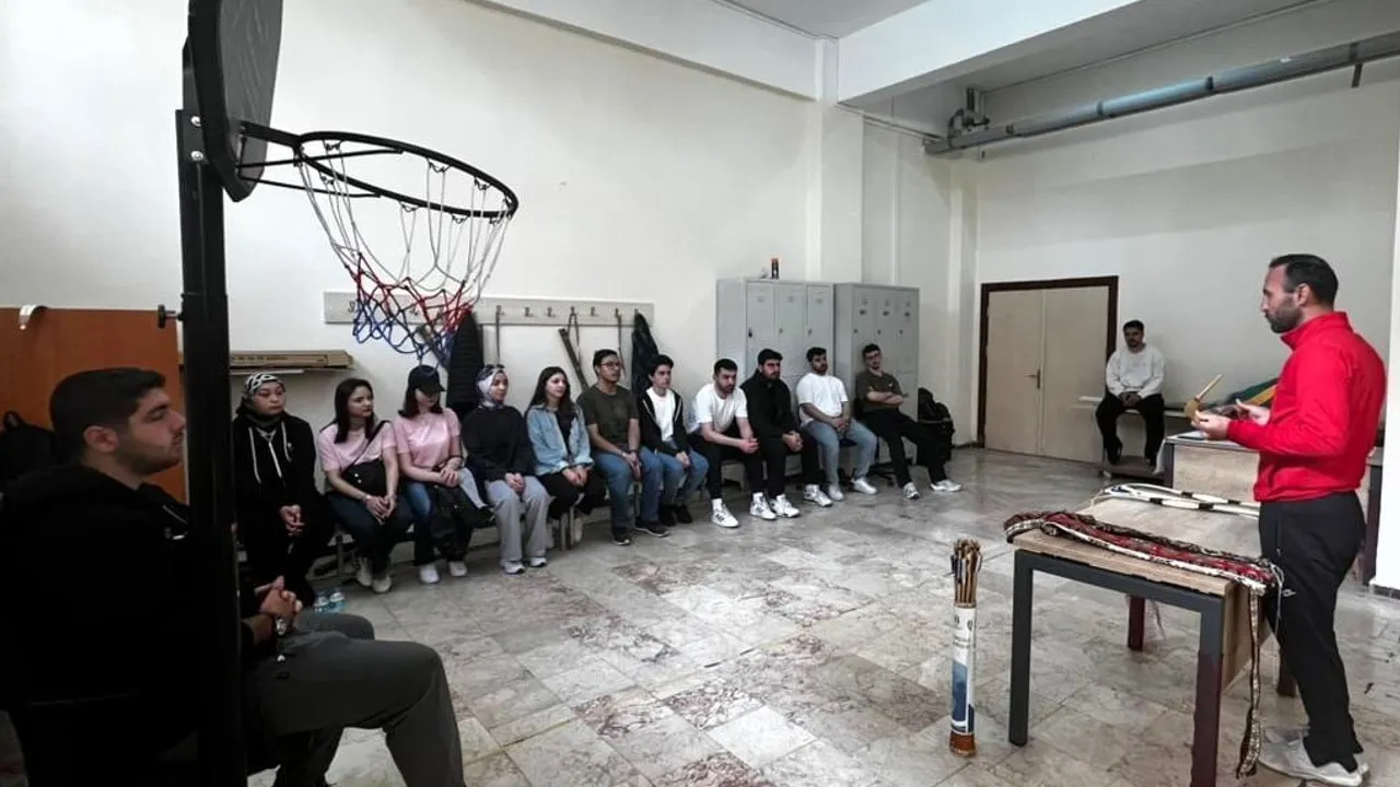 Üniversiteli gençler SUBÜ'de geleneksel okçulukla tanıştı: Eğitim ve turnuva düzenlendi