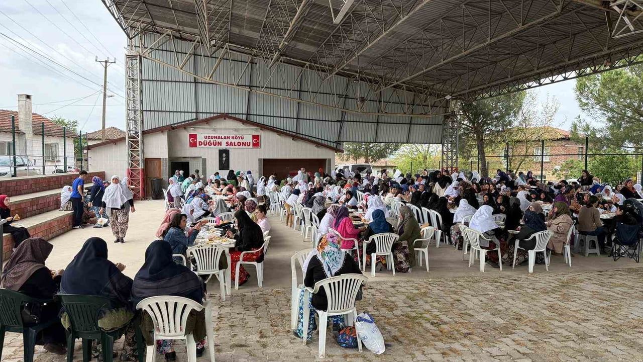 Uzunalan Köyünde Geleneksel Çiftçi Bayramı ve Hayrı 2 Bin Kişiyle Gerçekleşti
