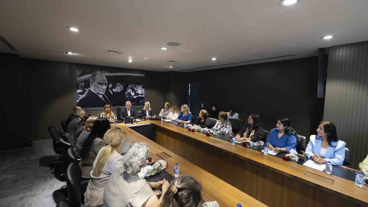 Vahap Seçer: Mersin’de kadın muhtarların karar süreçlerine katılımı artırılmalı