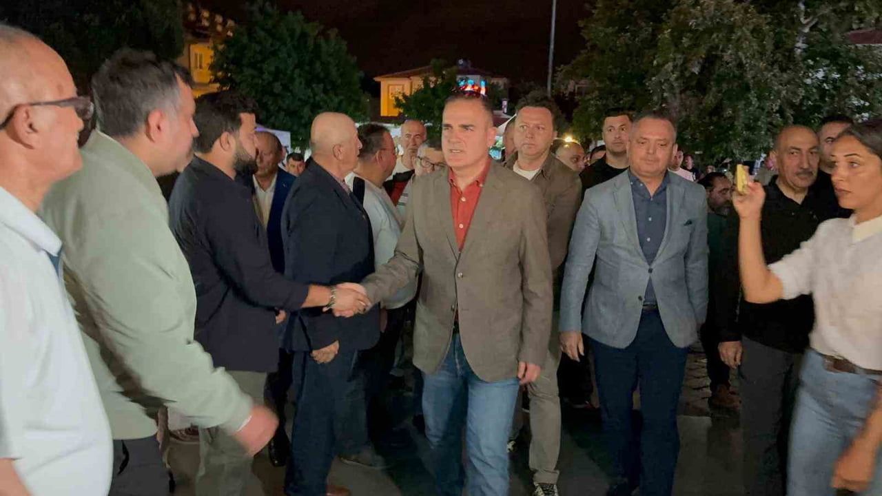 Vali Akbıyık, silahlı saldırıda yaralanan Fethiye Belediye Başkanı Alim Karaca’yı hastanede ziyaret etti