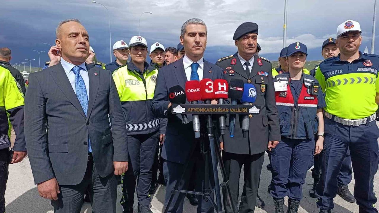 Vali Aktaş: Afyonkarahisar'dan Bayram Boyunca 5 Milyonun Üzerinde Araç Geçişi Bekleniyor