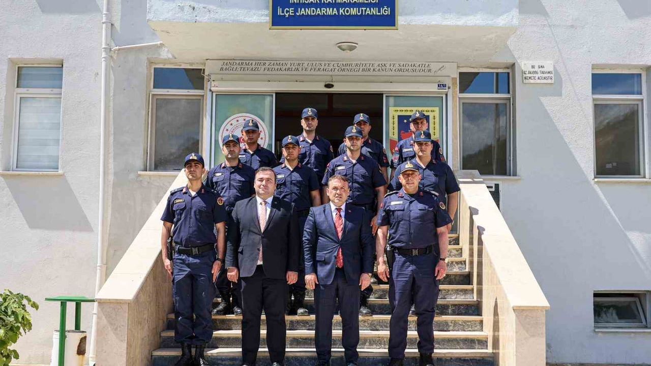 Vali Faik Oktay Sözer'den İnhisar Jandarma Komutanlığı'na Kurban Bayramı ziyareti