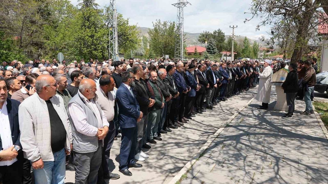 Vali Hamza Aydoğdu, Hüseyin Keskin’in babası Süleyman Keskin’in cenaze törenine katıldı